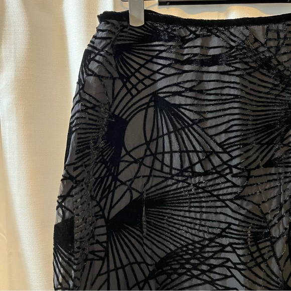 Studio M Vintage Velvet Overlay Burnout Mini Skirt - Size 8 - Picture 2 of 8